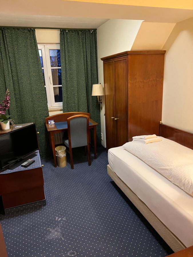 Hotel Am Schloss - Frankfurt An Der Oder Εξωτερικό φωτογραφία