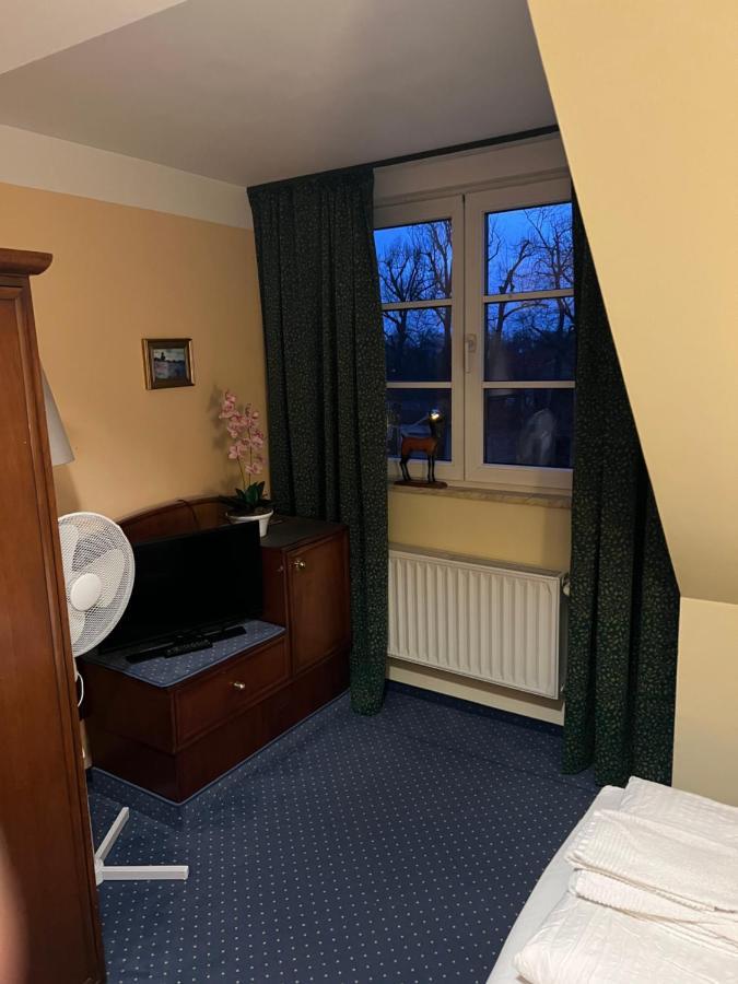 Hotel Am Schloss - Frankfurt An Der Oder Εξωτερικό φωτογραφία