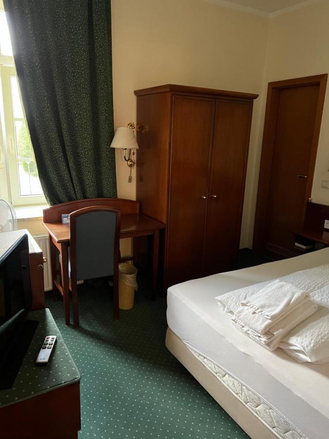 Hotel Am Schloss - Frankfurt An Der Oder Εξωτερικό φωτογραφία