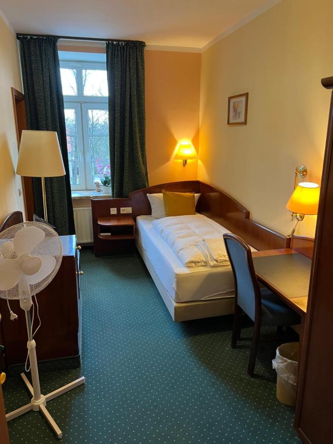 Hotel Am Schloss - Frankfurt An Der Oder Εξωτερικό φωτογραφία