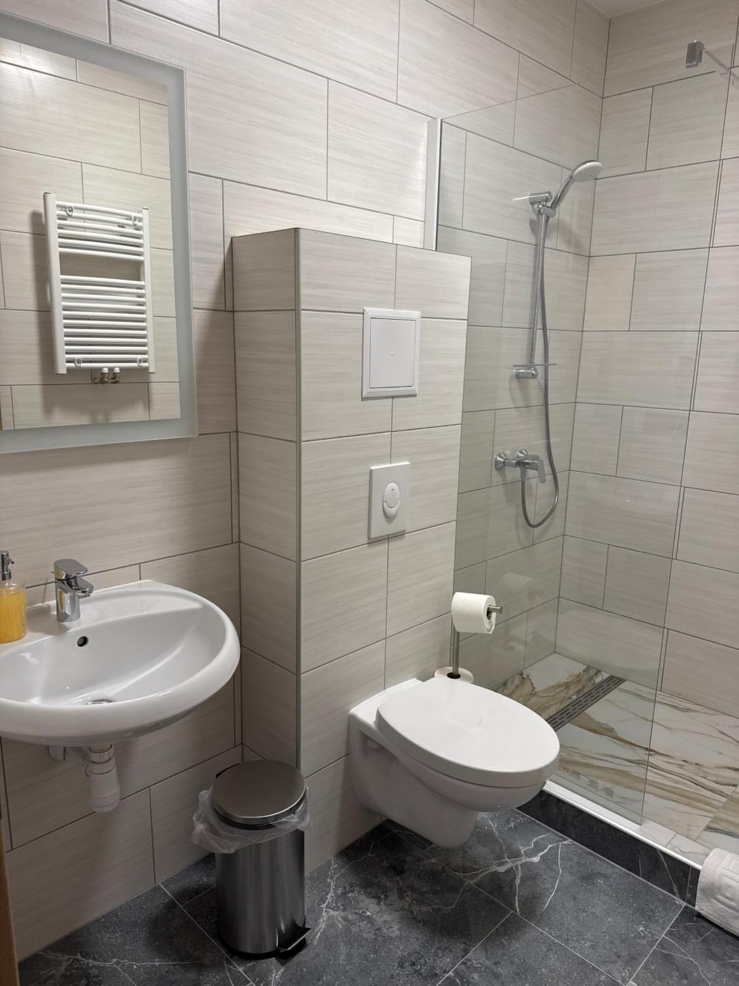 Hotel Am Schloss - Frankfurt An Der Oder Εξωτερικό φωτογραφία