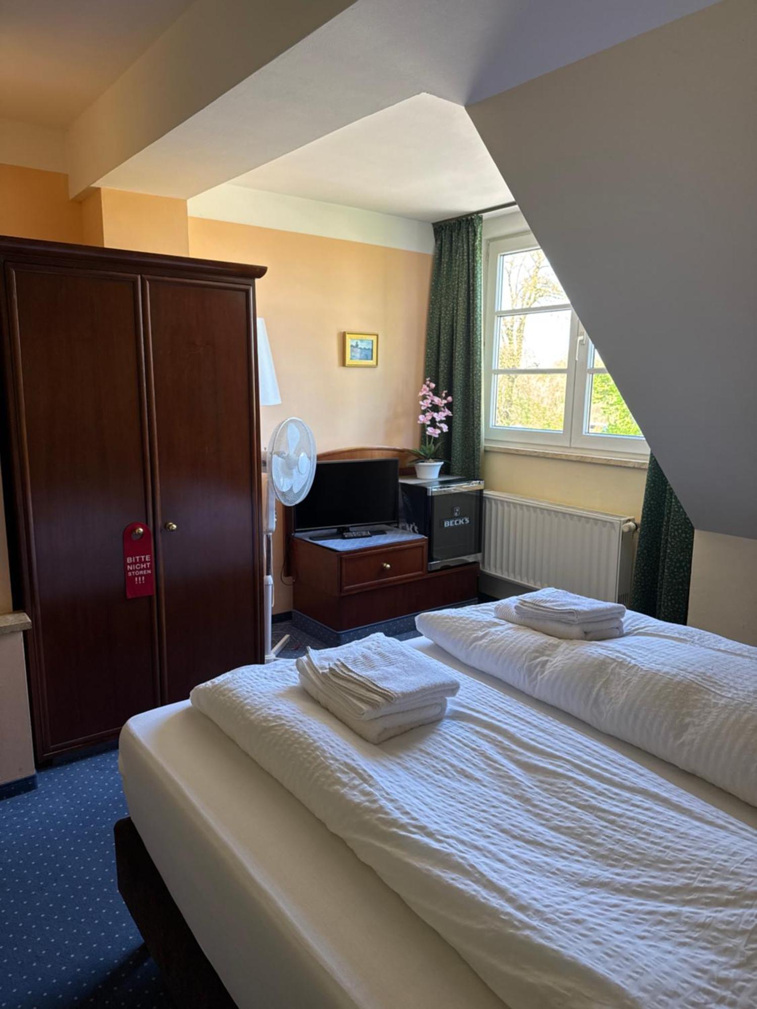 Hotel Am Schloss - Frankfurt An Der Oder Εξωτερικό φωτογραφία