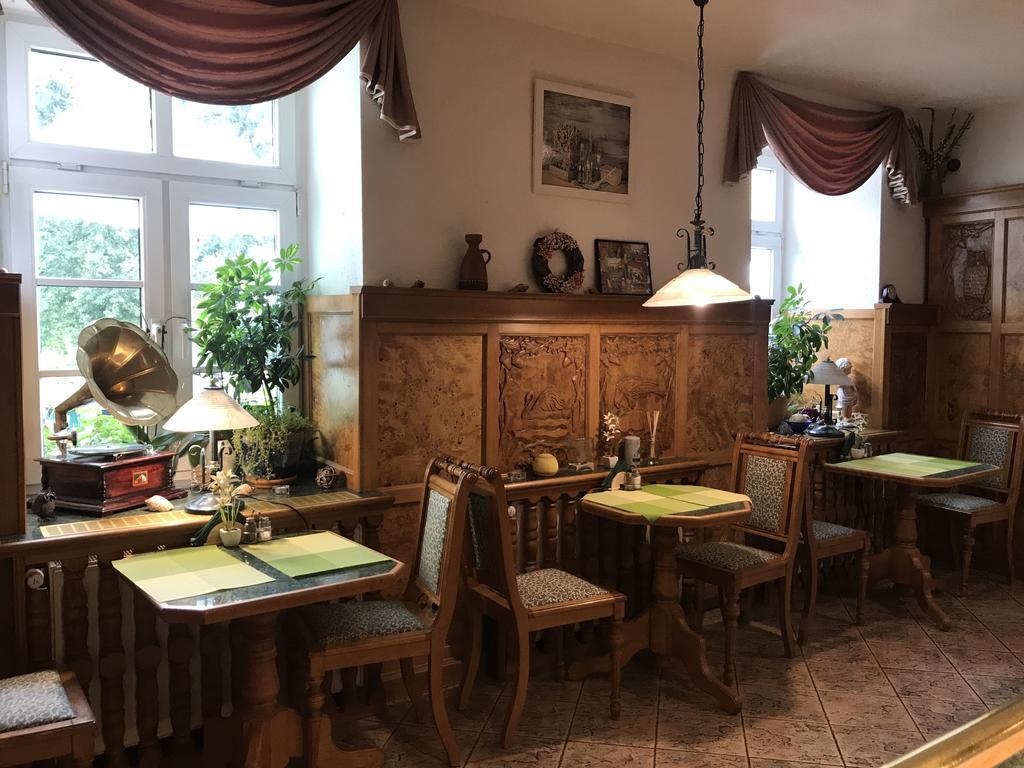 Hotel Am Schloss - Frankfurt An Der Oder Εξωτερικό φωτογραφία
